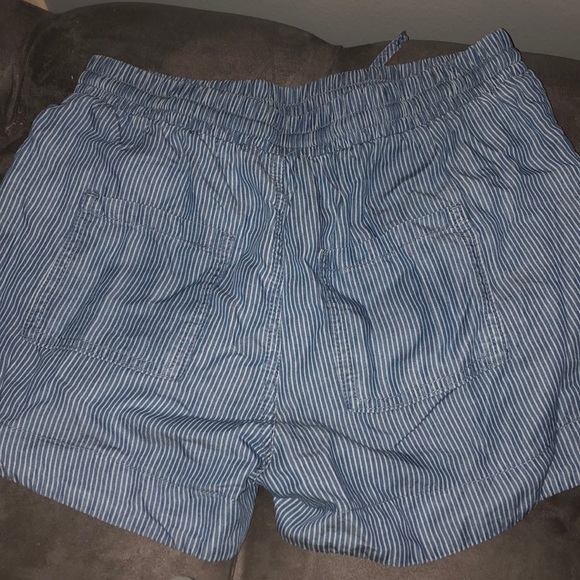 Blue and white stripe chambray shorts - Picture 2 of 2